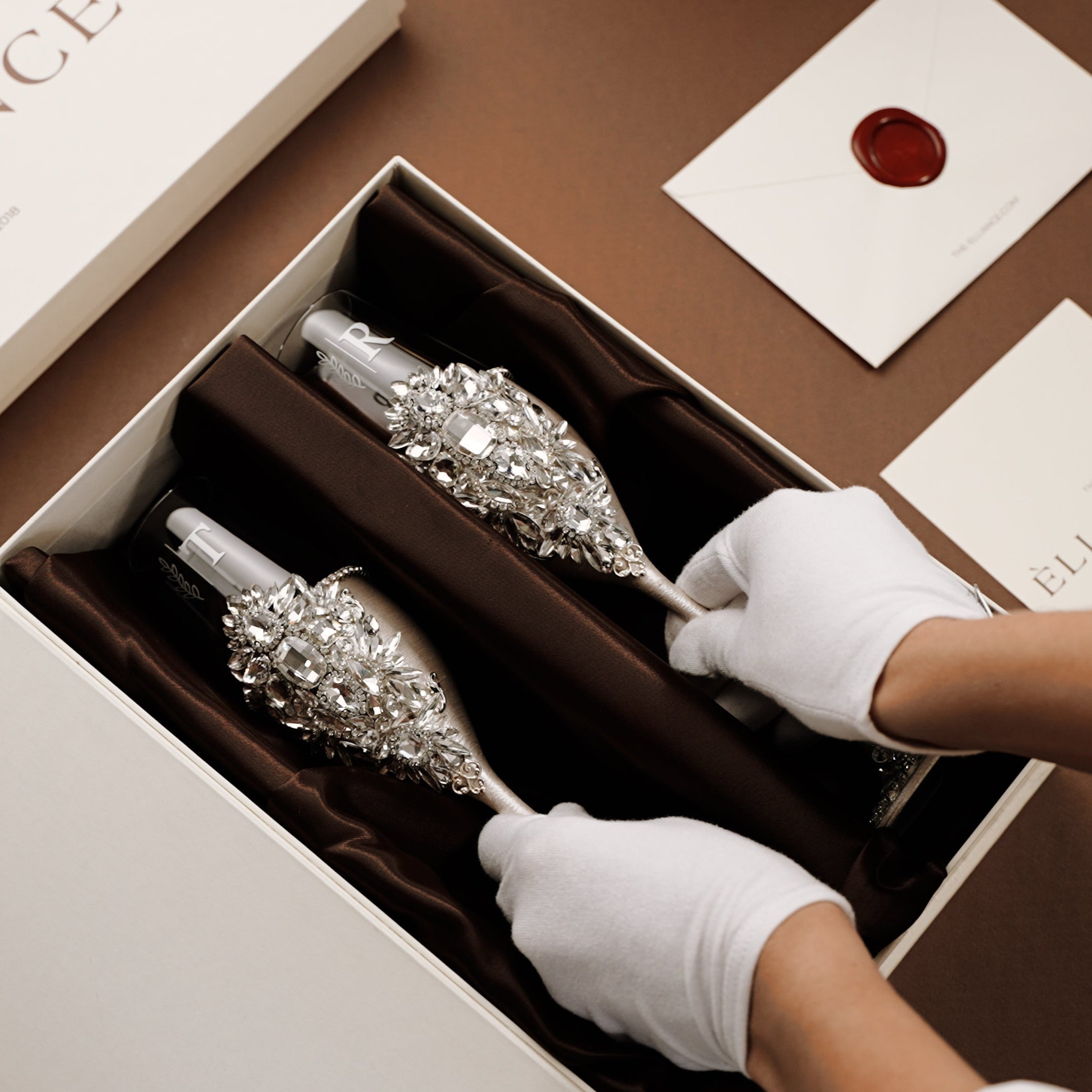 The Èlliance - Personalized Wedding Flutes and Cake Cutting Sets