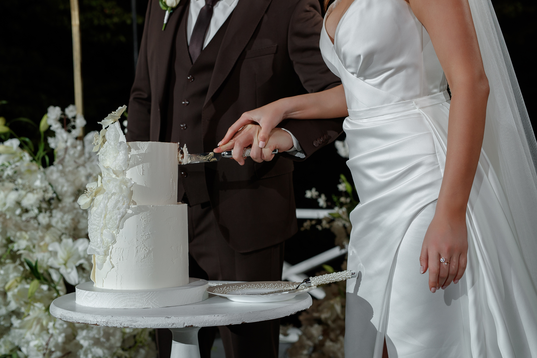 What You Need for the Perfect Cake Cutting Moment