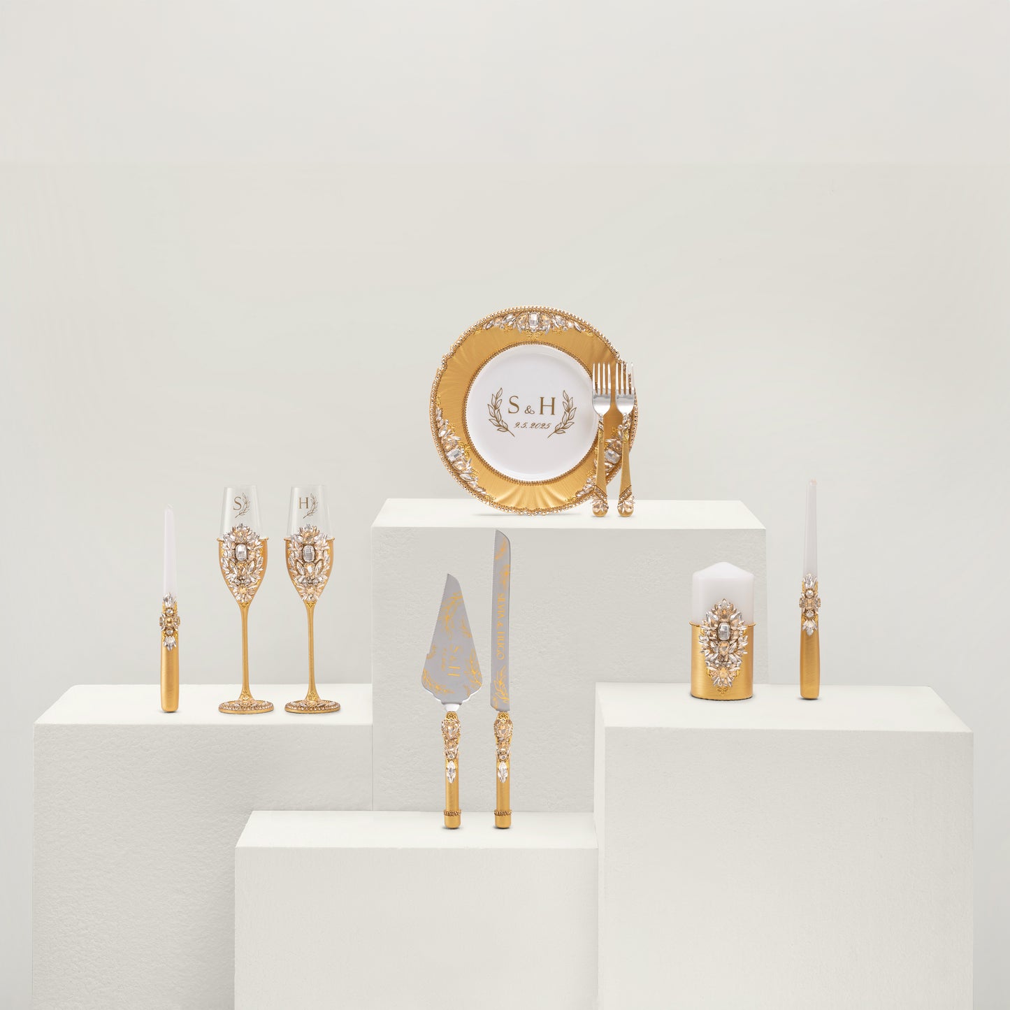 Royal Gold Flutes & Cake Knife Server Classic Plus Set