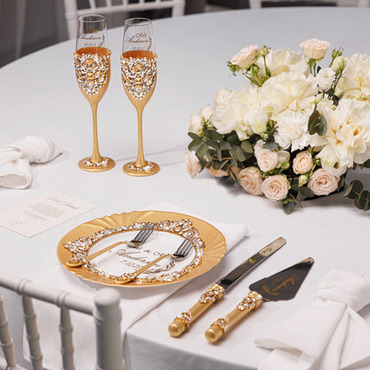 Personalized Gold Wedding Champagne Flutes & Cake Knife Server Set,  7 items  | The Èlliance Gloria Engraved Classic set