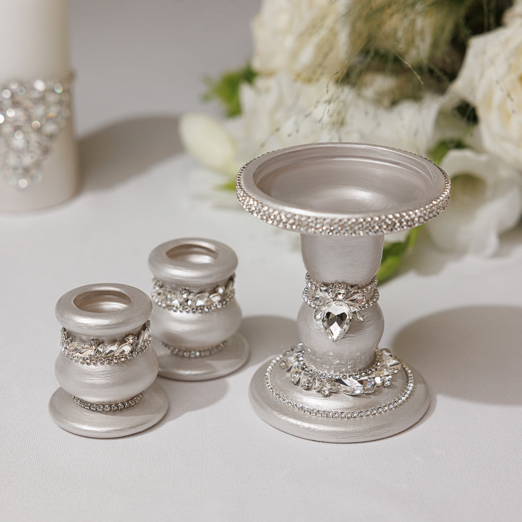 Gloria Ivory Candle holders set