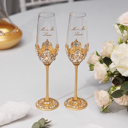 Personalized Gold Wedding Champagne Flutes & Cake Knife Server set, 4 items | The Èlliance Valencia Engraved Flutes and Cake set