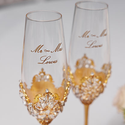 Personalized Gold Wedding Champagne Flutes & Cake Knife Server set, 4 items | The Èlliance Valencia Engraved Flutes and Cake set