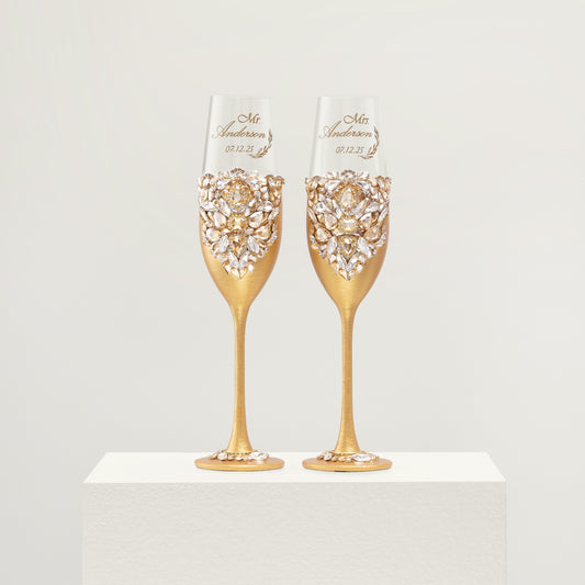 Personalized Gold Bride & Groom Champagne Glasses | The Èlliance Gloria Engraved Wedding Flutes