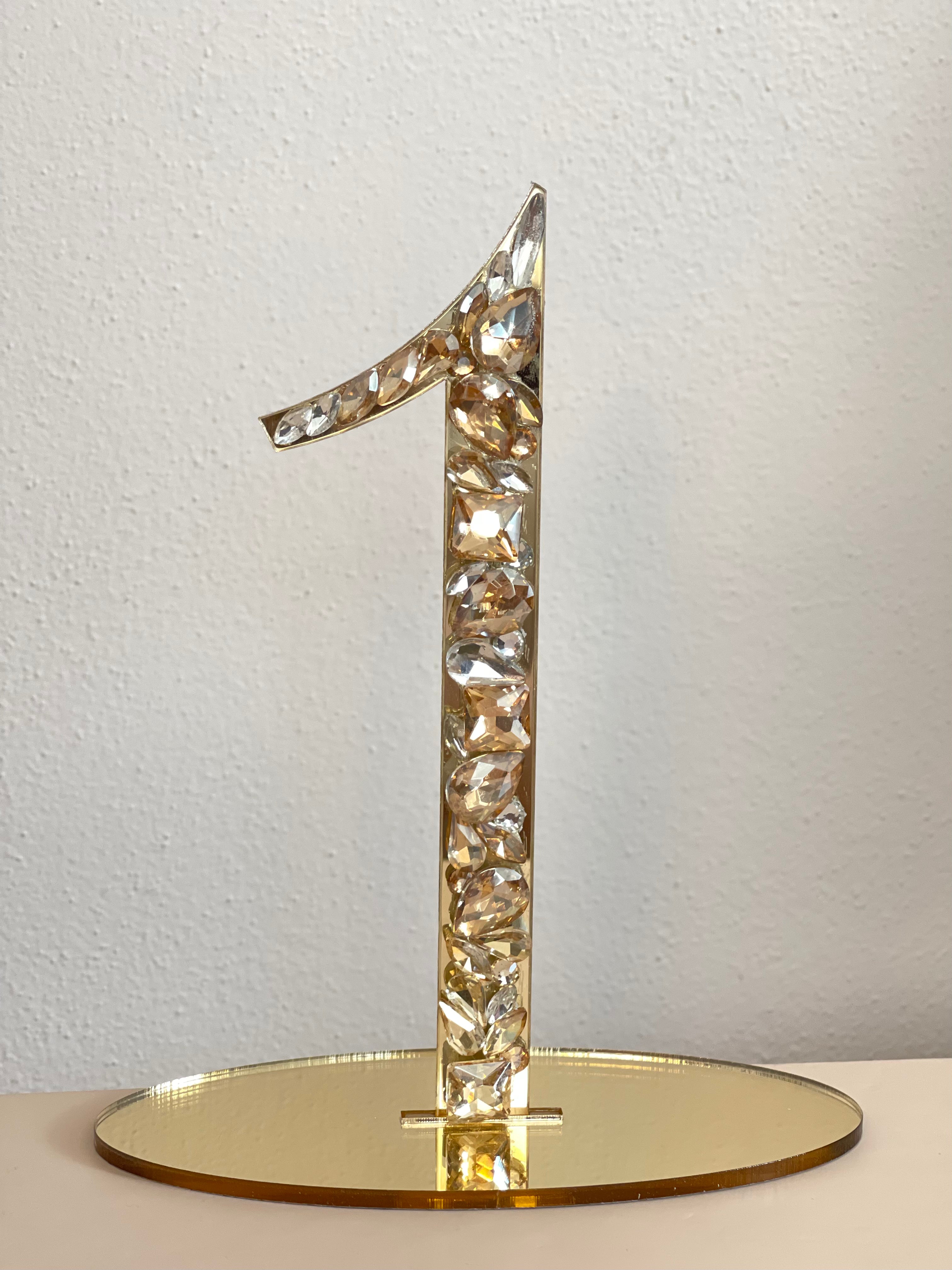 The Èlliance Engraved Wedding Table Numbers Gold set (1-10)