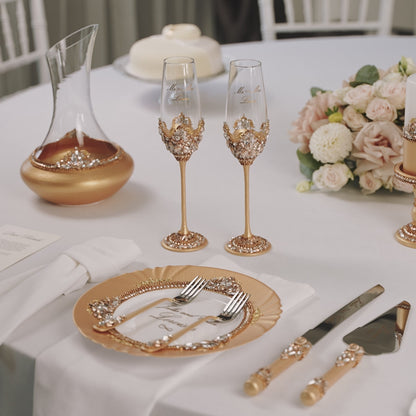 Personalized Gold Wedding Champagne Flutes & Cake Knife Server set, 4 items | The Èlliance Valencia Engraved Flutes and Cake set